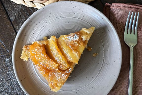 Cut Caramel Apple Upside Down Cake